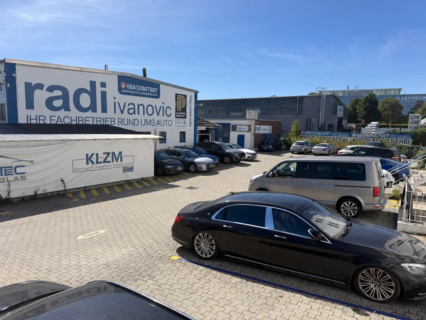 Sonniger Betriebshof für den Flottenservice bei KLZM in Garching bei München