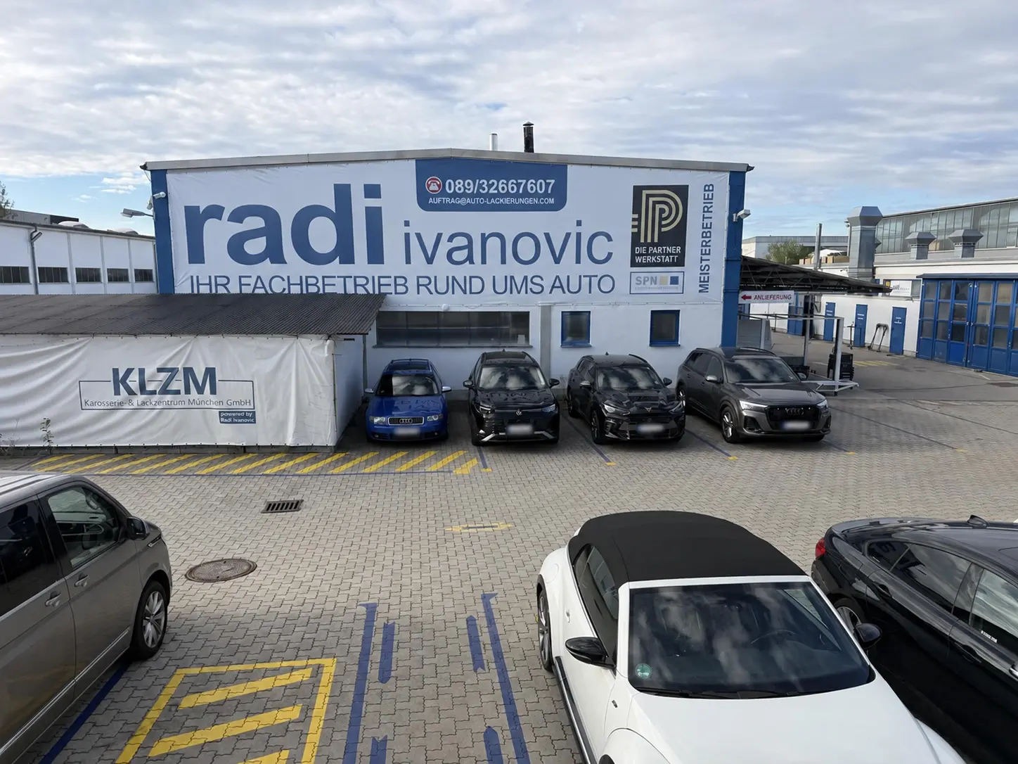 Abschleppdienst bei der Fahrzeuglogistik bei KLZM in Garching bei München