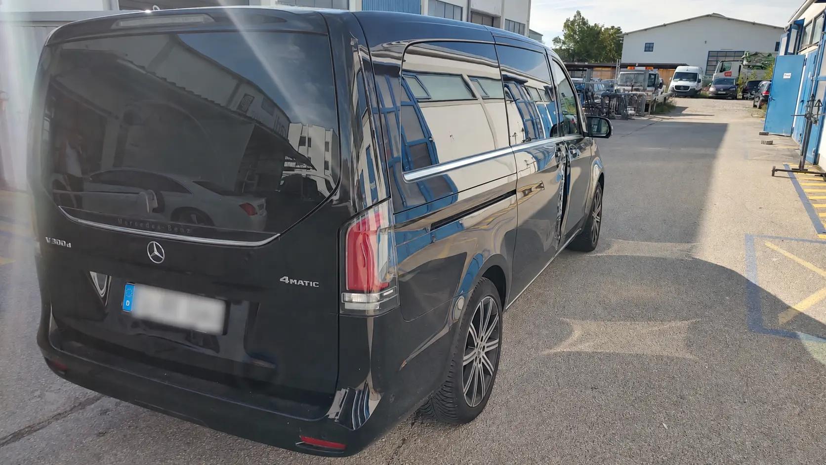 Mercedes-Transporter im Flottenservice bei KLZM in Garching bei München